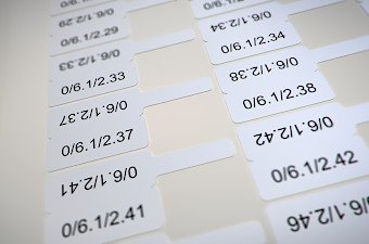 Наклейки для маркировки оптических патч-кордов и пигтейлов D до 5 мм., ДхВ 26х11мм.,CLOL26-11G/MW-PT